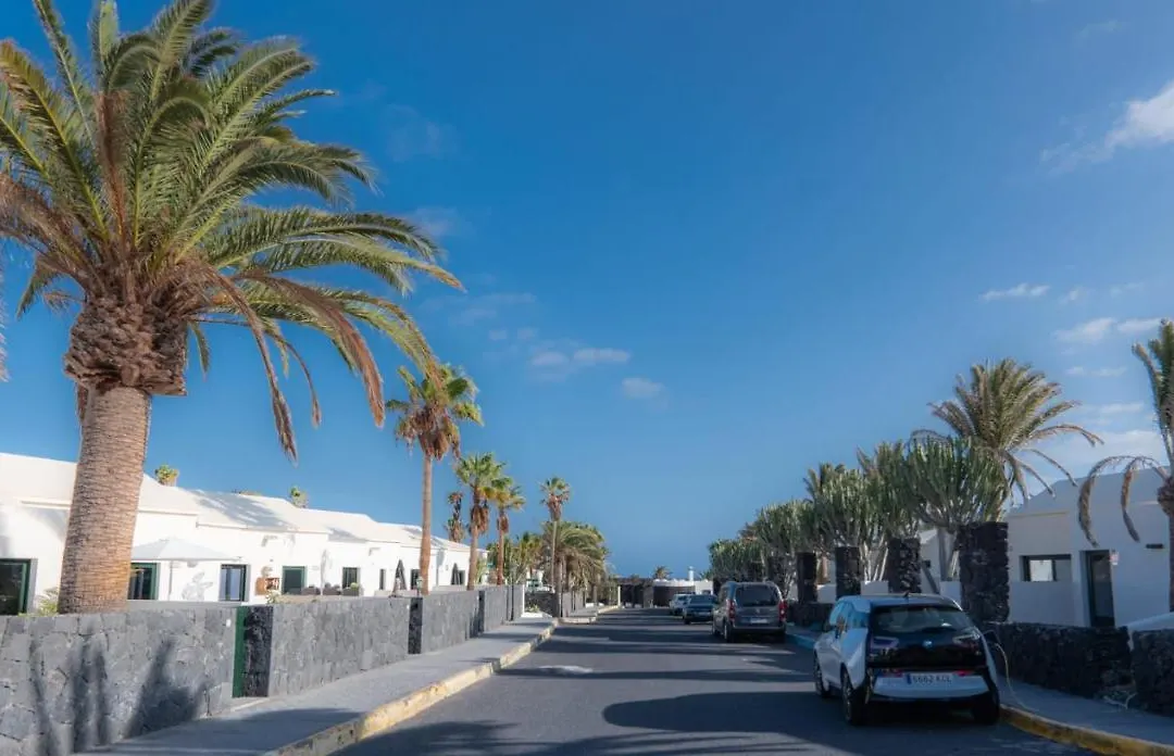 Comfortable Houses Playa Roca Beachfront Access-1